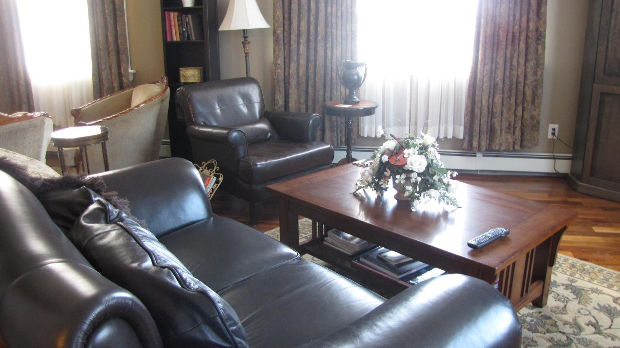 Spanish Bay Lodge *